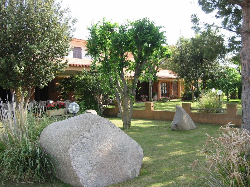 Hotel Su Giudeu Chia Exterior photo