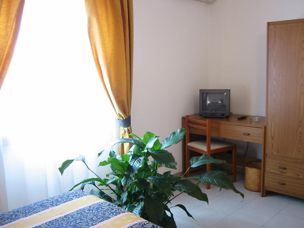 Hotel Su Giudeu Chia Room photo