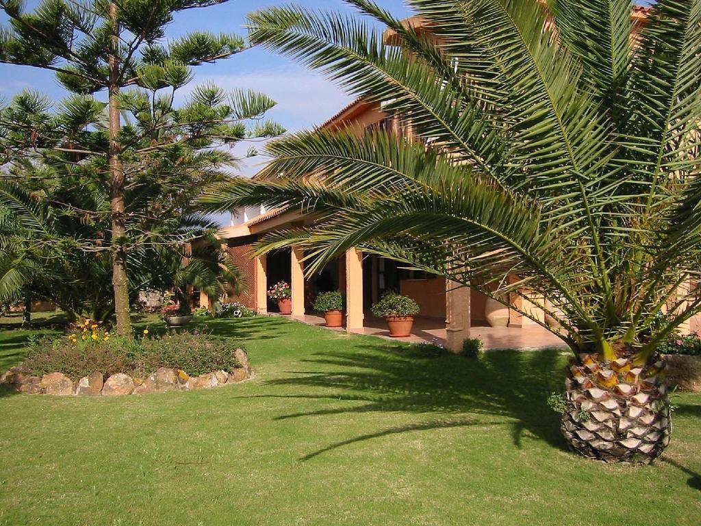 Hotel Su Giudeu Chia Exterior photo