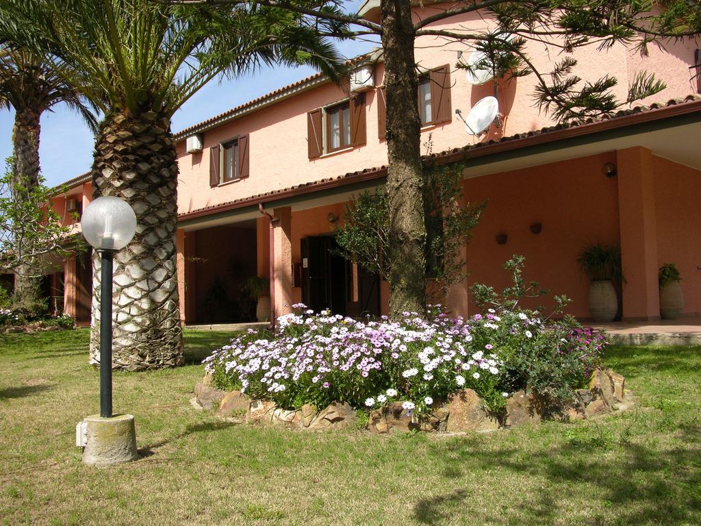 Hotel Su Giudeu Chia Exterior photo