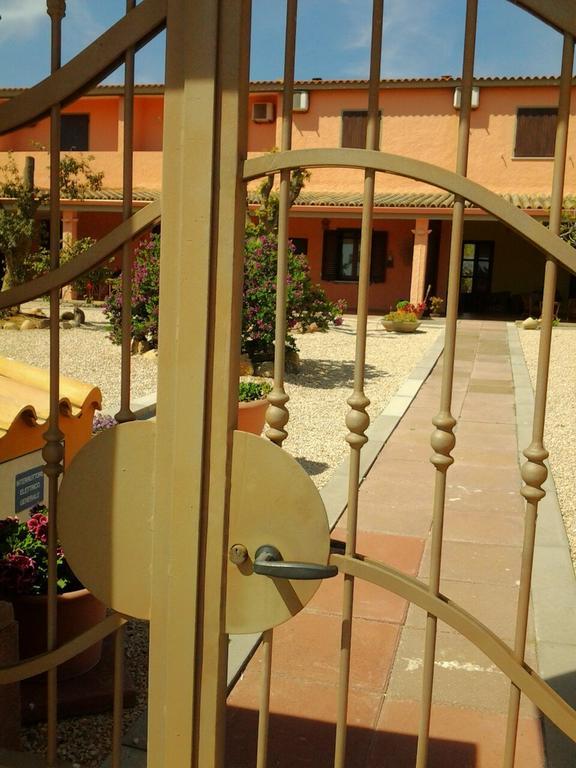 Hotel Su Giudeu Chia Exterior photo