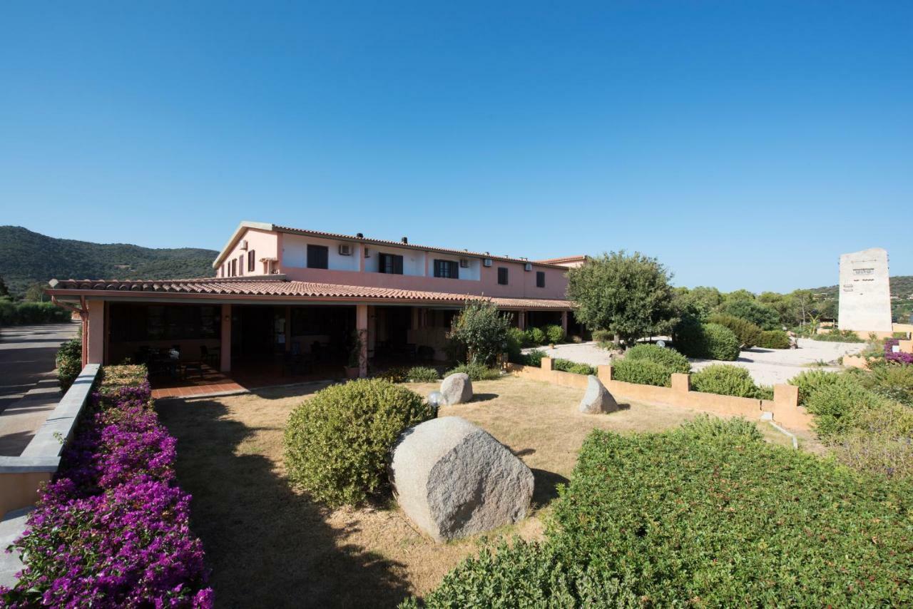 Hotel Su Giudeu Chia Exterior photo