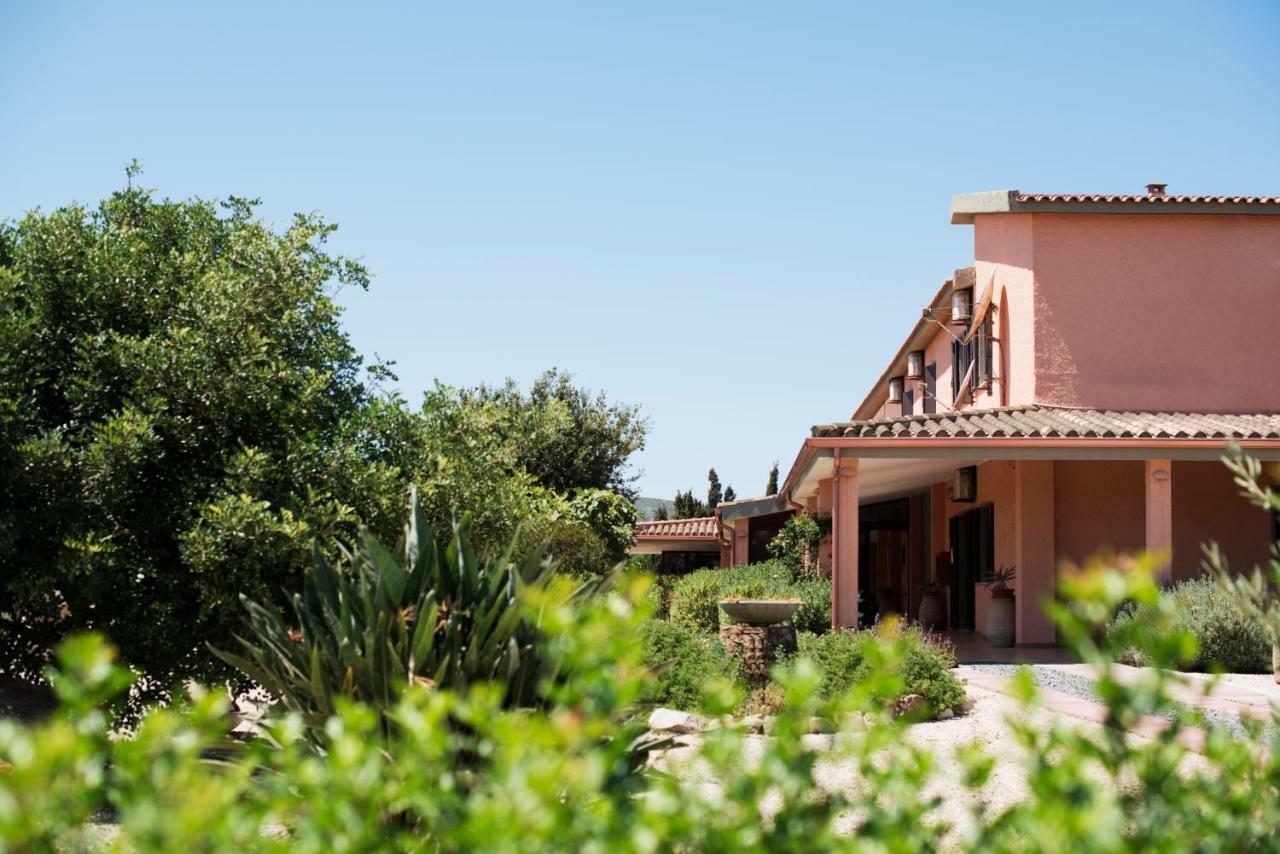 Hotel Su Giudeu Chia Exterior photo